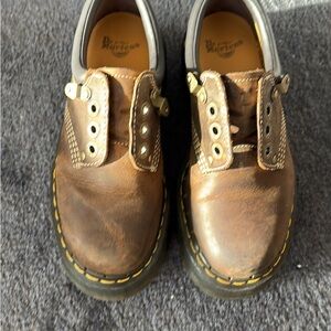 Women’s Dr. Marten